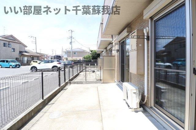 いずみハイツの庭|簡単な家庭菜園も楽しめるお庭です