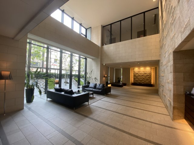 ブランズタワー・ウェリス心斎橋NORTHのロビー