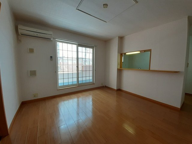 姫路市書写のアパートの居間・リビング