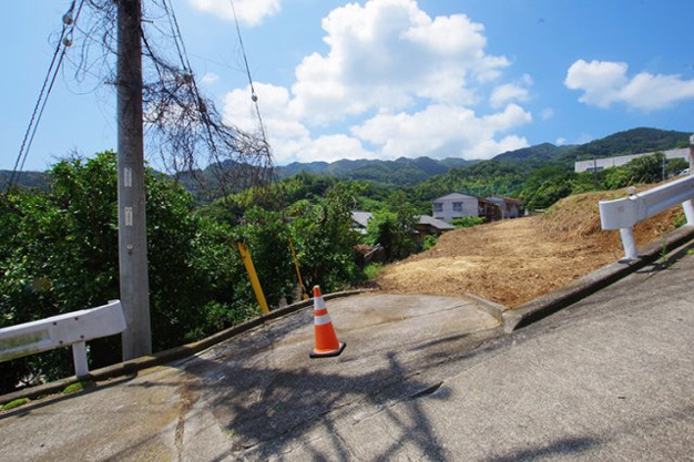 【前面道路含む現地写真】 | 熱海市下多賀　売地　A区画