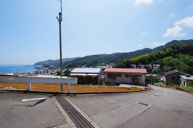 【前面道路含む現地写真】 | 熱海市下多賀　売地　A区画