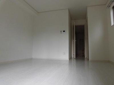 【居間・リビング】 | アネックス藤 | 光の差し込む明るい8帖のお部屋です