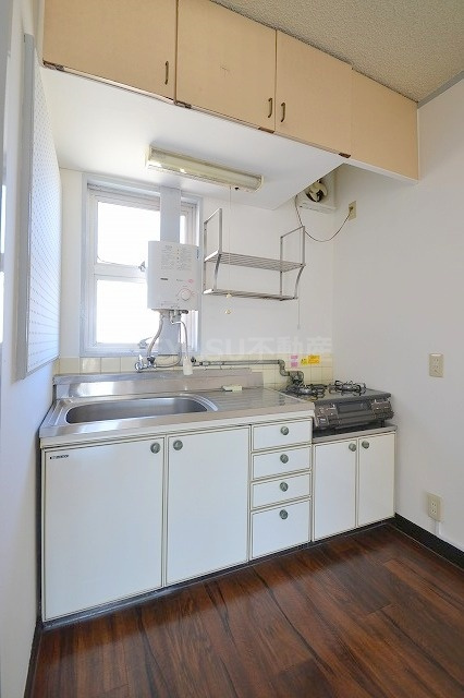 第一鳴戸ビルのキッチン