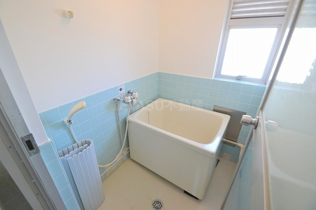 第一鳴戸ビルの浴室