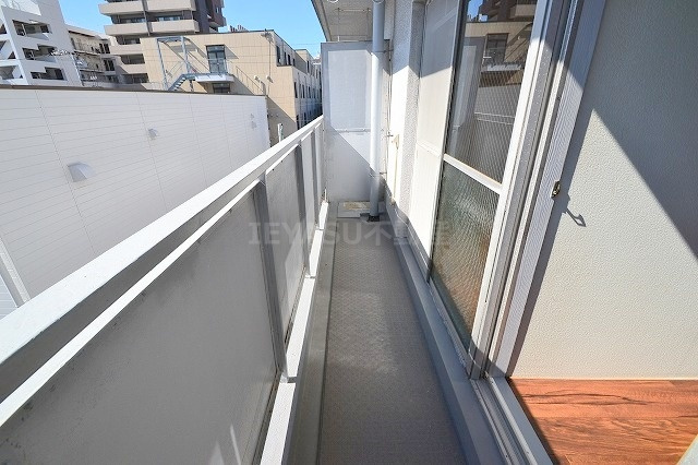 第一鳴戸ビルのバルコニー