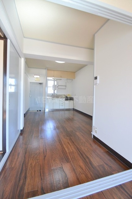 第一鳴戸ビルの居間・リビング