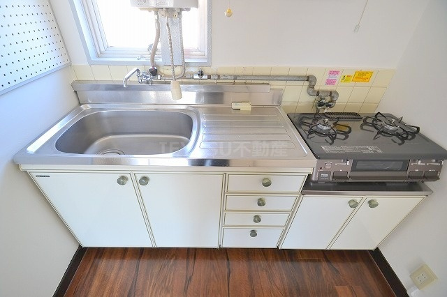 第一鳴戸ビルのキッチン