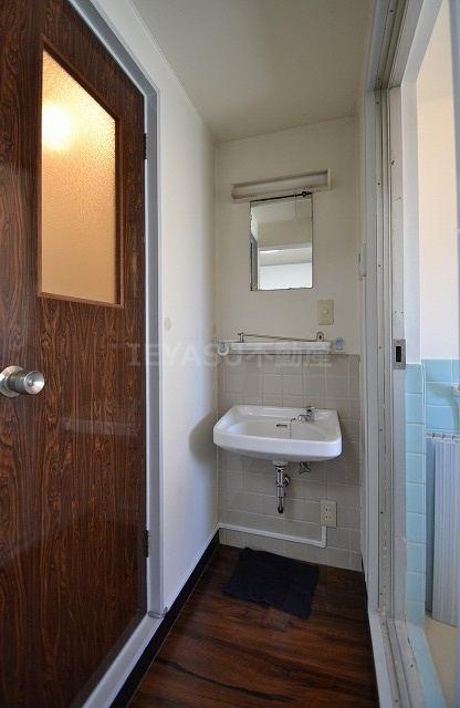 第一鳴戸ビルの洗面所