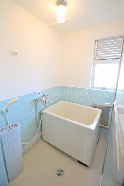 第一鳴戸ビルの浴室