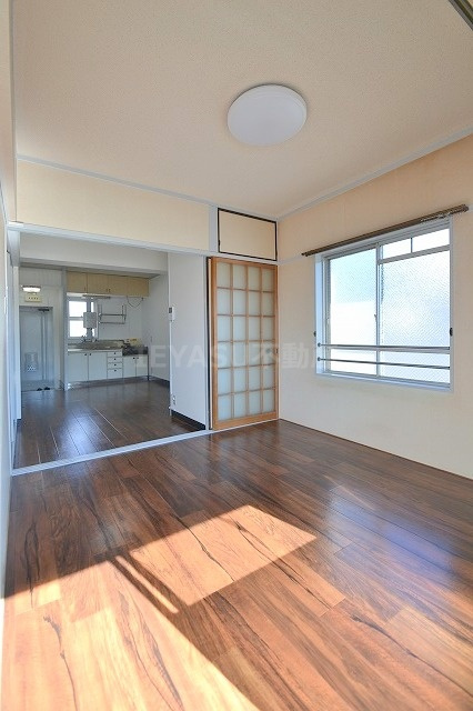 第一鳴戸ビルの内装