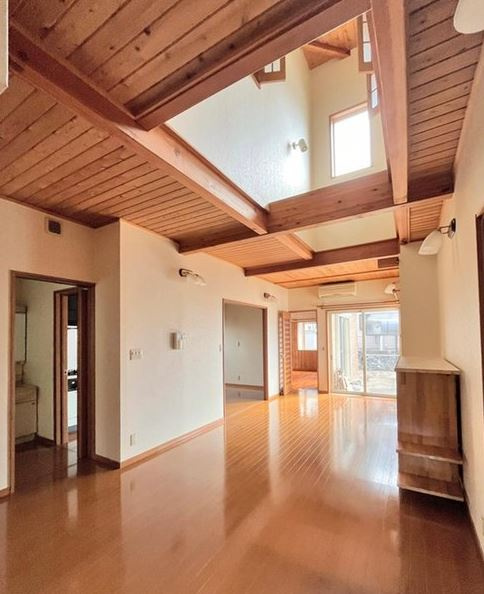 【中古】坂戸市にっさい花みず木中古住宅の居間・リビング|13.5帖のリビングダイニングです♪