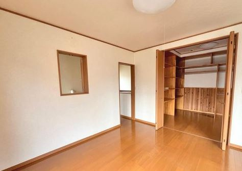 【中古】坂戸市にっさい花みず木中古住宅の洋室|2F 8帖洋室です！主寝室にいかがでしょうか♪