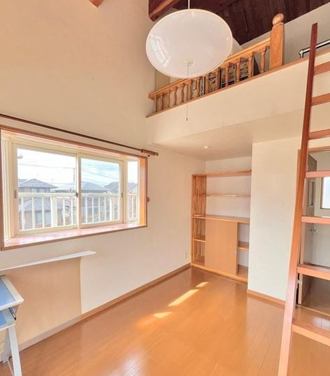 【中古】坂戸市にっさい花みず木中古住宅の洋室|2F7帖洋室です！ロフト付き☆