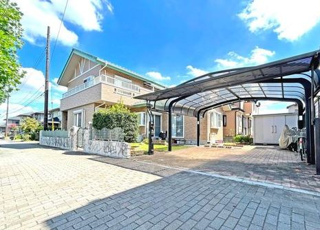 【中古】坂戸市にっさい花みず木中古住宅の前面道路含む現地写真|前面道路含む現地写真です