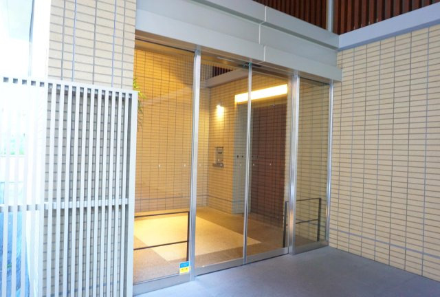 クラッシィタワー淀屋橋のエントランス