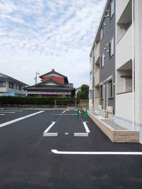 Ｓｃｈｏｎｅ２（シェーネ２）　　刈谷市近郊の賃貸はクラスホーム刈谷店の駐車場