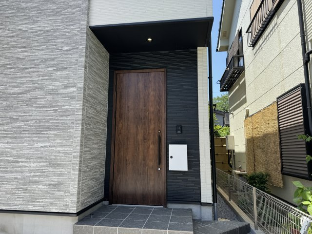 柏市西山2丁目新築戸建【酒井根西小学校：7分】のエントランス|エントランス・玄関ポーチ