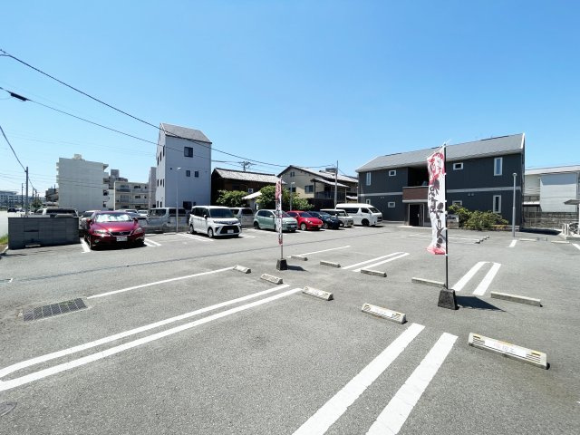 グリーンリバティー新蔵の駐車場