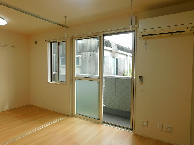 【居間・リビング】 | レジデンス朝日町　A棟 | ※同建物同型別のお部屋