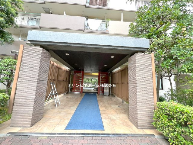 ファミール浜園　10階　リ　ノベーション済 家具付のエントランス