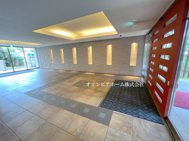 ファミール浜園　10階　リ　ノベーション済 家具付のエントランス