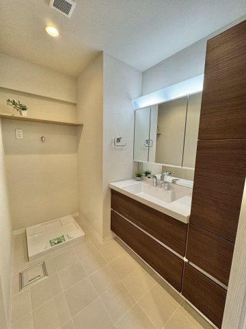 ファミール浜園　10階　リ　ノベーション済 家具付のエントランス