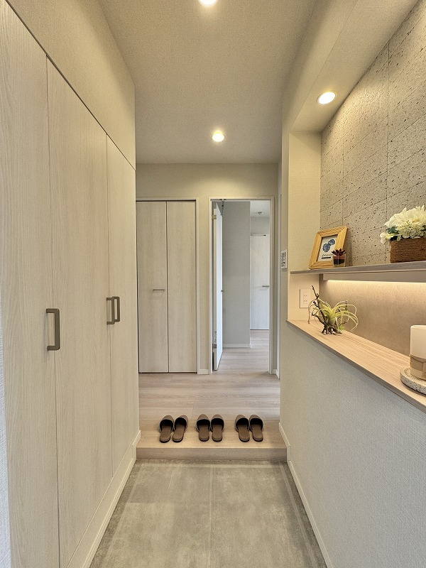 ファミール浜園　10階　リ　ノベーション済 家具付のエントランス