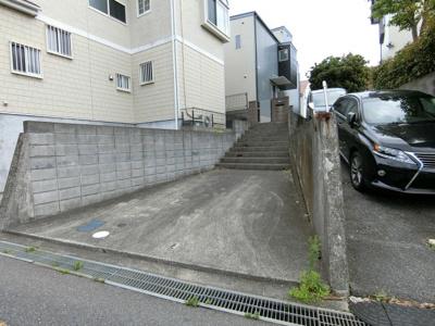 【駐車場】 | 松戸市小金原１丁目デザイナーズ戸建て