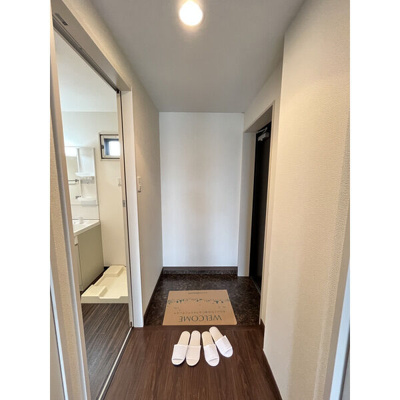 【玄関】 | ベイスタイル | 同タイプの室内写真です。現況を優先させて頂きます。