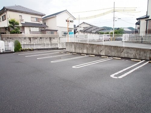 姫路市書写のアパートの駐車場