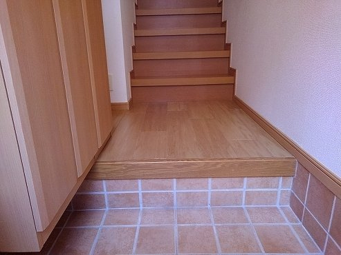 姫路市書写のアパートの玄関