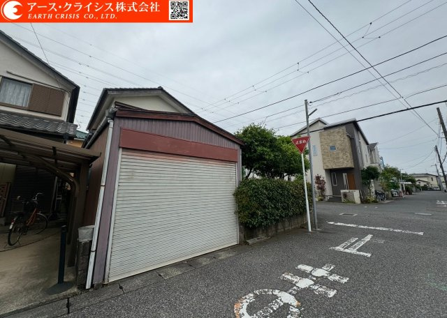 【外観】 | 松戸市新松戸南3丁目 | 50坪以上のゆとりある土地なので2台分の駐車スペースやガーデニング、お子様の遊び場まで確保することができそうですね♪