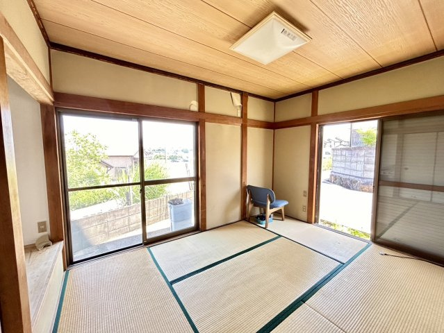 岸和田市神須屋町　中古戸建の和室|日当たり、風通しの良い1階角の和室◎収納も充実◎洋室にも変更可能です◎