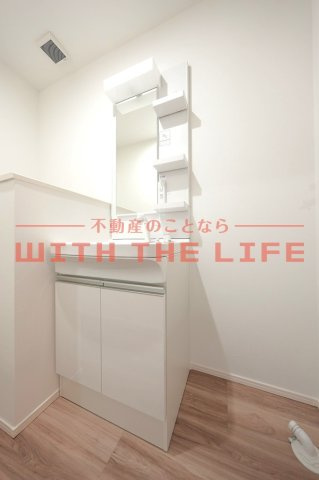 CASA（カーサ）上津【キャッシュバック対象物件】の独立洗面台|独立洗面台、小物を置くことができて便利です