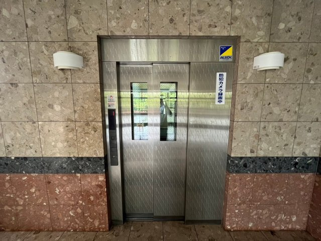 プレステージ西神戸Ⅲのエントランス