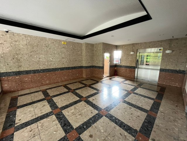 プレステージ西神戸Ⅲのエントランス