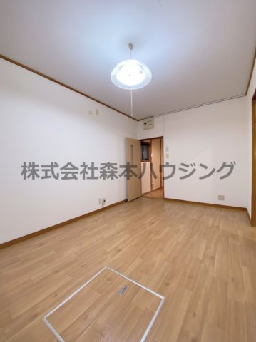 【居間・リビング】 | 　辻本ハイツ | 使いやすい居間です