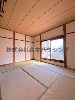 【和室】 | 　辻本ハイツ | ゆったりとくつろげる和室です
2階