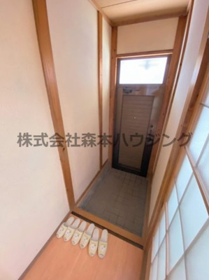 【玄関】 | 　辻本ハイツ | ゆったりとした玄関です