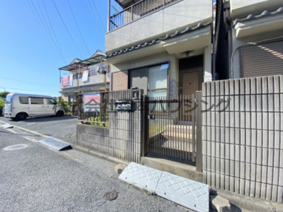 【エントランス】 | 　辻本ハイツ | 毎日通るエントランスはこのようになっています