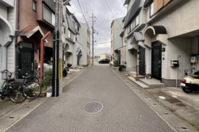 【前面道路含む現地写真】 | 南区久世上久世町　中古戸建 | 一度、実際にご覧になってみませんか？暮らしやすい周辺環境も含め、スタッフがご案内いたします。お家探しの第一歩としてでも大丈夫です(^^)/お気軽にお問い合わせ下さい♪