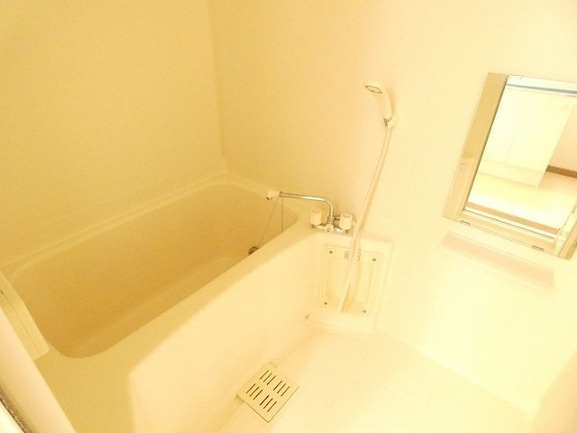 アヴニールＢの浴室|きれいなお風呂です