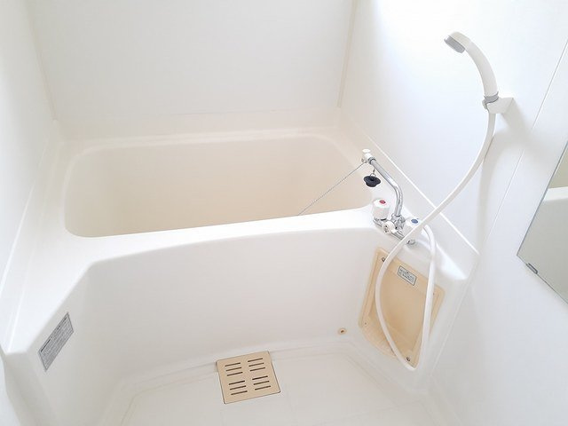 ブリズⅠの浴室|日々の疲れを癒すお風呂付です