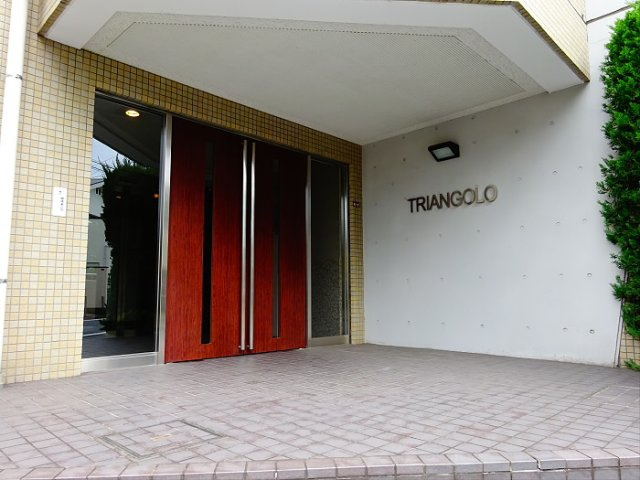 TRIANGOLOのエントランス