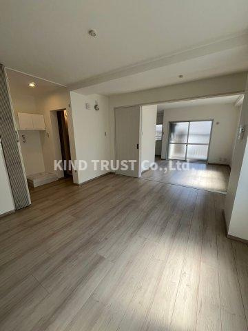 西栄ビルの居間・リビング|おしゃれな居間です