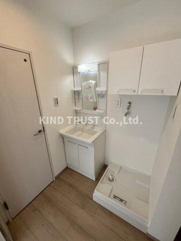 西栄ビルの洗面所|忙しい朝には欠かせない洗面所です