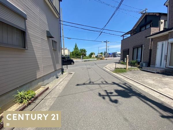 泉大津市板原町5丁目　中古戸建の前面道路含む現地写真