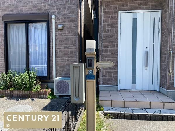 泉大津市板原町5丁目　中古戸建の玄関