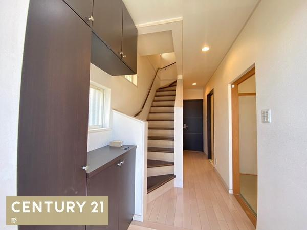 泉大津市板原町5丁目　中古戸建の玄関