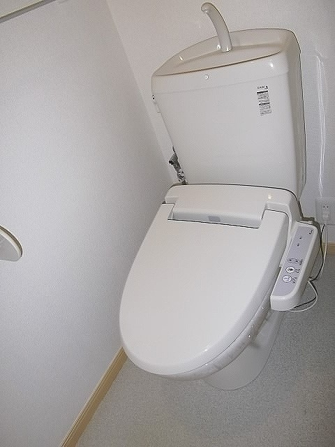 ベルデーアA棟のトイレ|落ち着いたトイレです